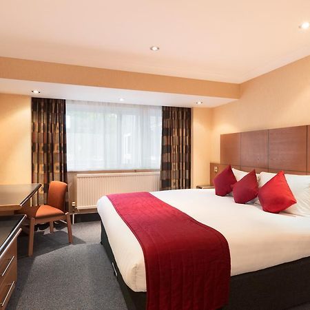 Ramada Hatfield Hatfield  Exterior photo